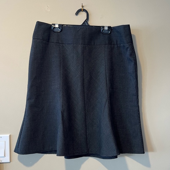 Maurices Ladies 7/8 Black Skirt w/Microdot Pinstriping - Picture 8 of 8